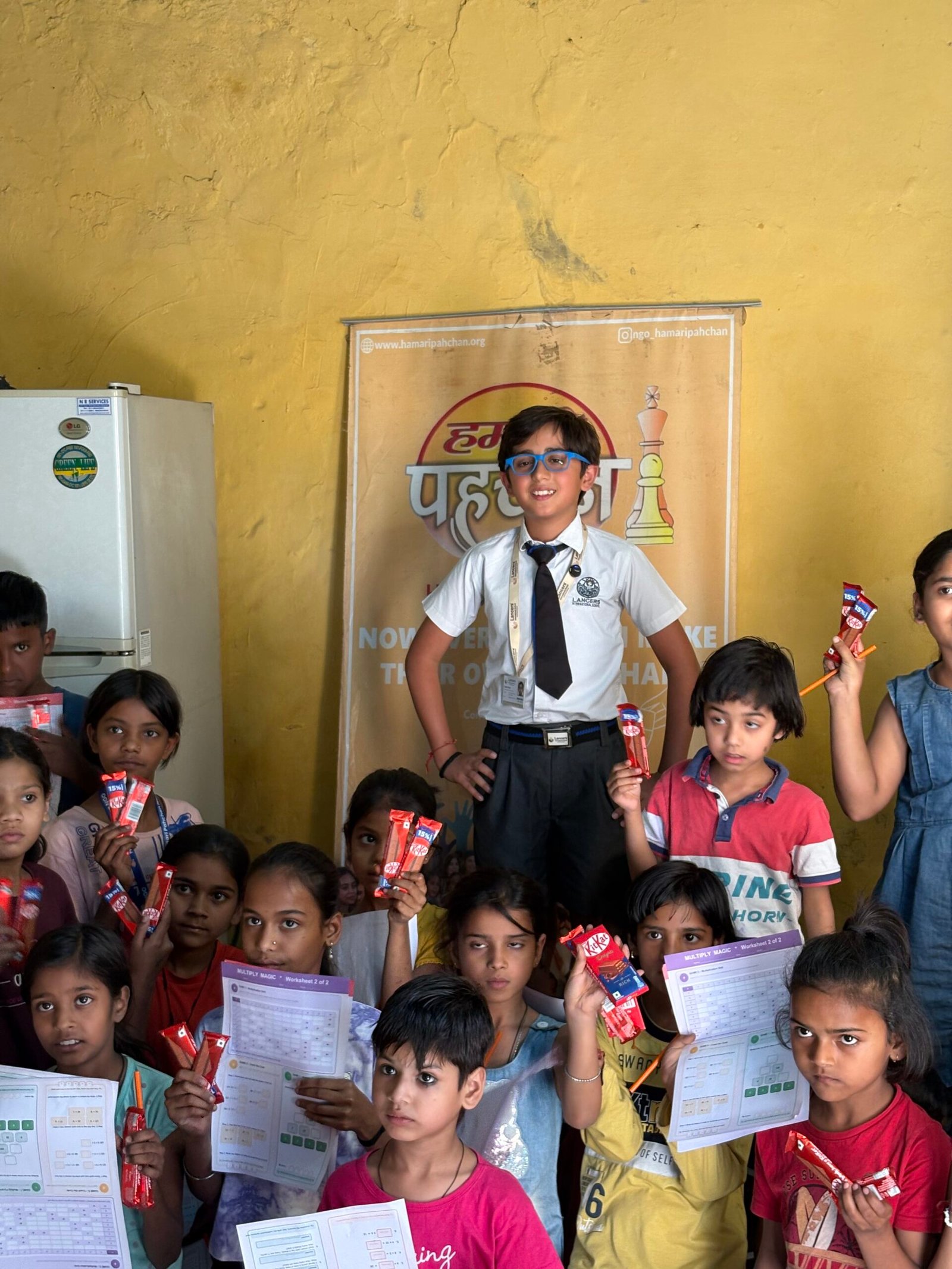 Portfolio Building Child reading with the support of a volunteer